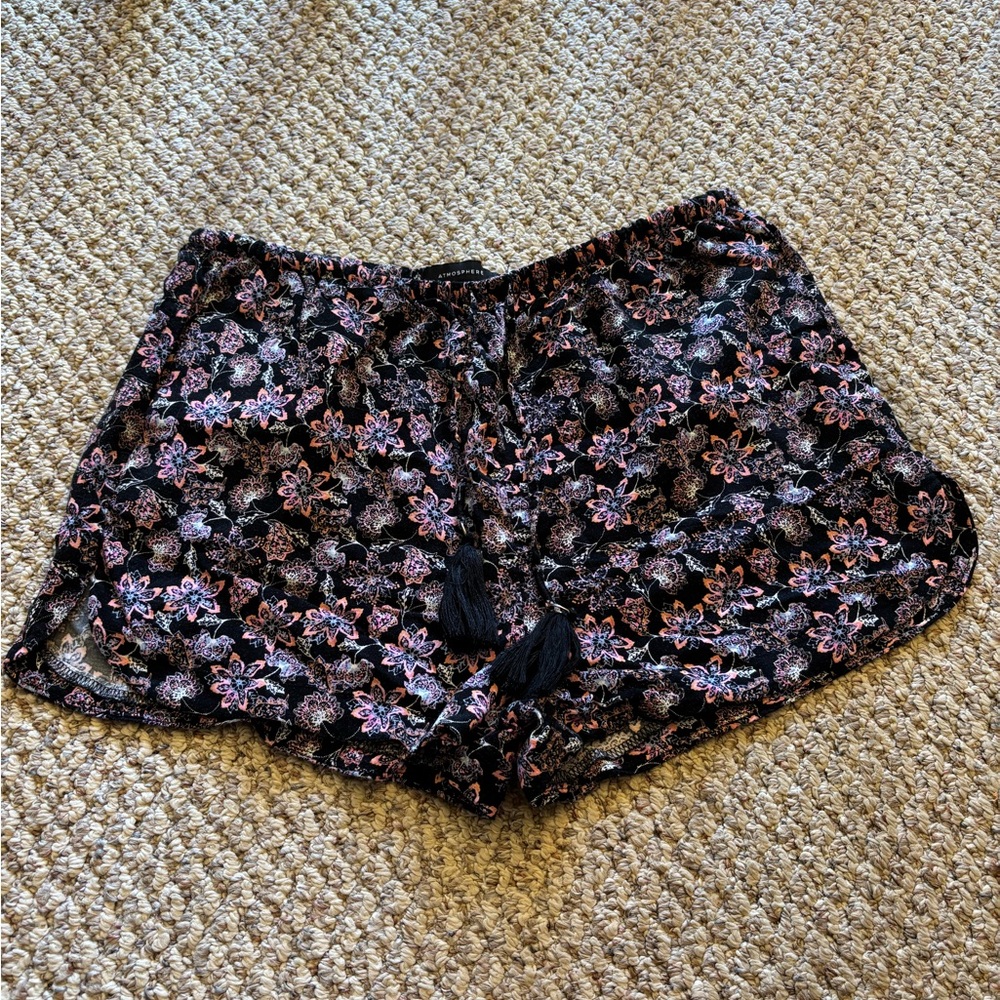 Atmosphere - Floral Women's Shorts